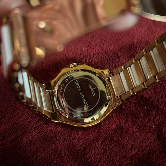 Michael Kors MK 5621 watch main image 5